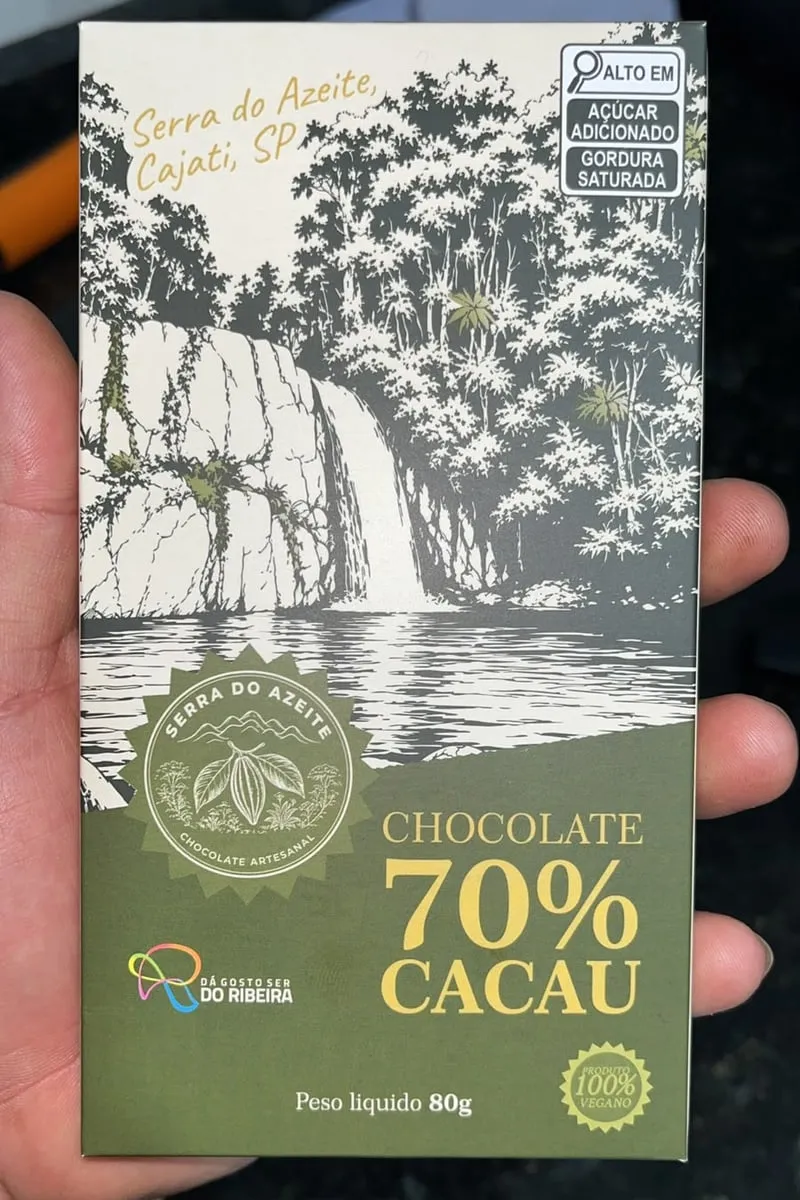 Barra Chocolate 70% Cacau da Serra do Azeite, com ilustração da cachoeira de Cajati